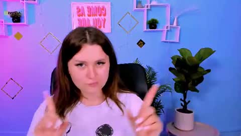 Snapshot of rina_gold_ chatting on 06-21-26, 07:05 Rina online show from 06-21-26, 07:05