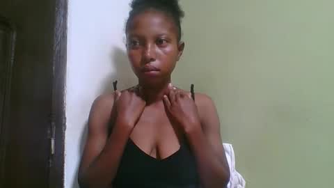 Snapshot of rinah654271 chatting on 02-02-26, 02:43 rinah654271 online show from 02-02-26, 02:43