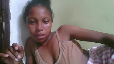 Snapshot of rinah654271 chatting on 02-10-26, 03:16 rinah654271 online show from 02-10-26, 03:16