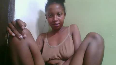 Snapshot of rinah654271 chatting on 02-13-26, 04:47 rinah654271 online show from 02-13-26, 04:47