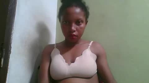 Snapshot of rinah654271 chatting on 04-27-26, 02:48 rinah654271 online show from 04-27-26, 02:48