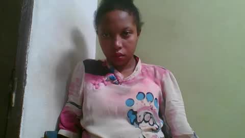 Snapshot of rinah654271 chatting on 05-10-26, 05:23 rinah654271 online show from 05-10-26, 05:23