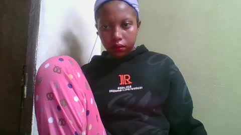 Snapshot of rinah654271 chatting on 05-16-26, 05:48 rinah654271 online show from 05-16-26, 05:48