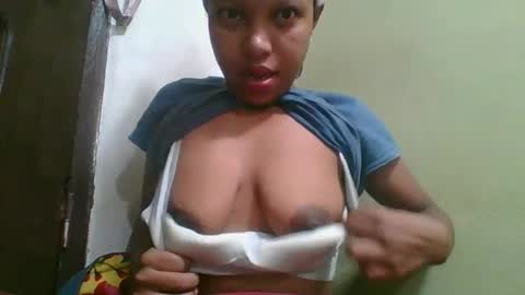 Snapshot of rinah654271 chatting on 06-01-26, 02:24 rinah654271 online show from 06-01-26, 02:24