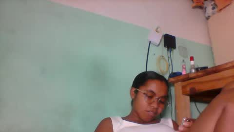 Snapshot of rinah856024 chatting on 05-10-26, 06:35 rinah856024 online show from 05-10-26, 06:35