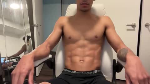 rippedguy4l online show from 05-13-26, 08:06
