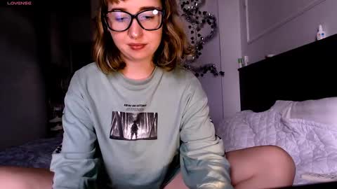 Snapshot of riri_rich chatting on 12-23-24, 07:06 Rita online show from 12-23-24, 07:06