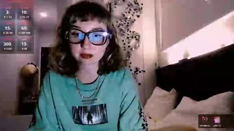 Snapshot of riri_rich chatting on 01-11-25, 12:18 Rita online show from 01-11-25, 12:18