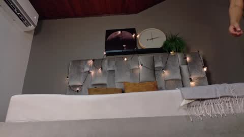 RIRI  online show from 04-13-26, 07:41