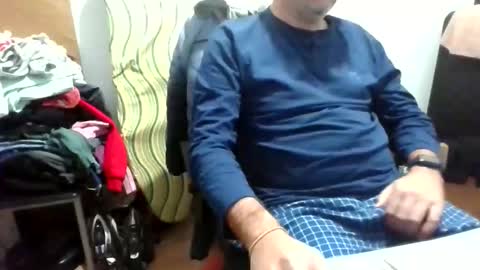 Snapshot of risen77 chatting on 11-26-25, 10:33 risen77 online show from 11-26-25, 10:33