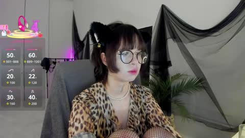 Snapshot of risosweet chatting on 05-23-26, 08:57 Alice online show from 05-23-26, 08:57