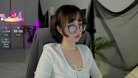 Snapshot of risosweet chatting on 05-24-26, 08:25 Alice online show from 05-24-26, 08:25