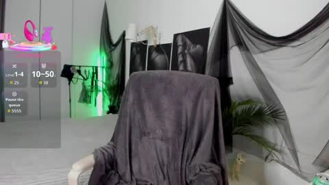 Snapshot of risosweet chatting on 06-01-26, 08:43 Alice online show from 06-01-26, 08:43