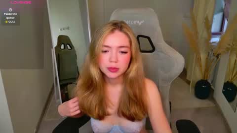 Snapshot of rita__shy chatting on 06-30-26, 06:58 Rita online show from 06-30-26, 06:58