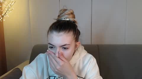 Snapshot of ritaneer chatting on 01-28-25, 10:34 ritaneer online show from 01-28-25, 10:34