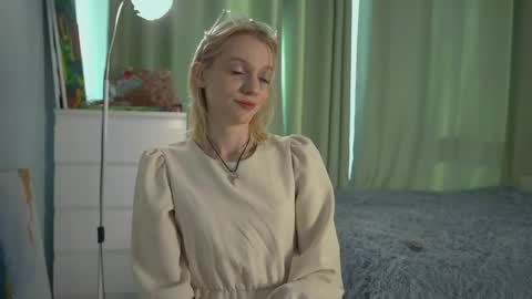 Akemi online show from 04-15-26, 04:19