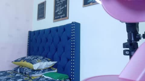 Snapshot of rizantella chatting on 02-14-26, 02:30 rizantella online show from 02-14-26, 02:30