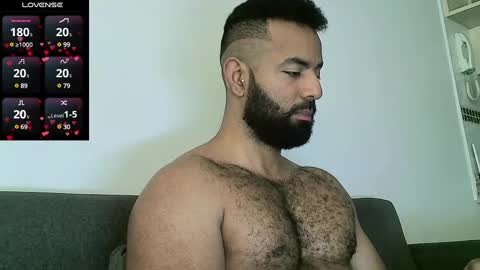 SebasRoa online show from 01-17-25, 03:11