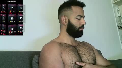 SebasRoa online show from 02-10-25, 01:55