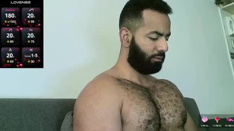 SebasRoa online show from 03-10-25, 01:43