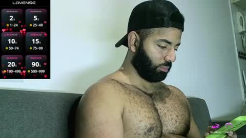 Snapshot of roa32sebas chatting on 06-17-26, 04:19 SebasRoa online show from 06-17-26, 04:19