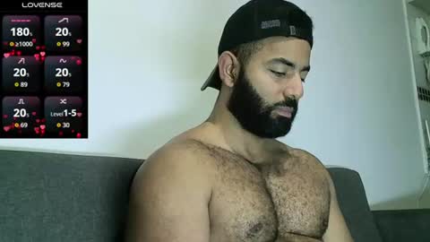 Snapshot of roa32sebas chatting on 06-18-26, 05:17 SebasRoa online show from 06-18-26, 05:17