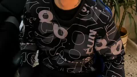 Roan Birkin online show from 04-14-26, 07:53