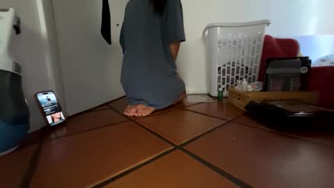 roarmance1 online show from 11-24-25, 05:45