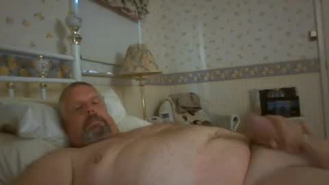 Snapshot of rob9271963 chatting on 07-03-26, 12:33 Rob online show from 07-03-26, 12:33