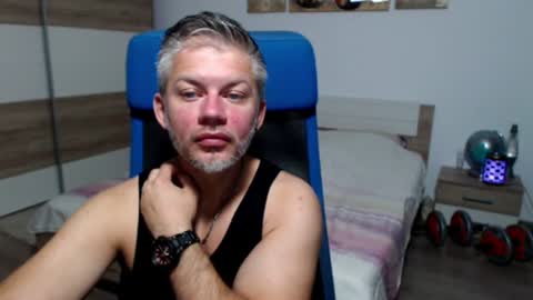 Snapshot of robbyshawz chatting on 07-19-26, 04:27 robbyshawz online show from 07-19-26, 04:27