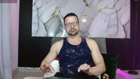 Robert online show from 11-28-25, 06:43