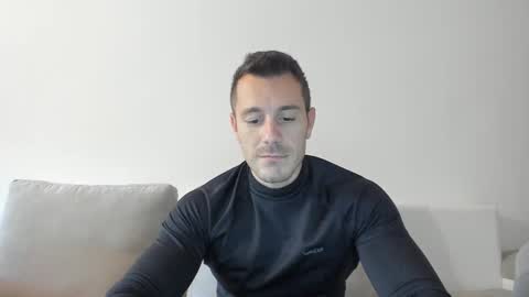 roberto4ever online show from 10-31-25, 01:45