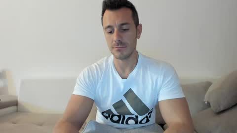 Snapshot of roberto4ever chatting on 05-07-26, 11:04 roberto4ever online show from 05-07-26, 11:04