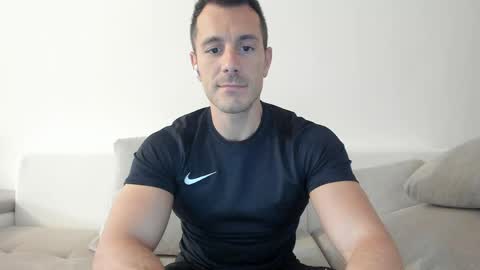 Snapshot of roberto4ever chatting on 05-09-26, 09:36 roberto4ever online show from 05-09-26, 09:36