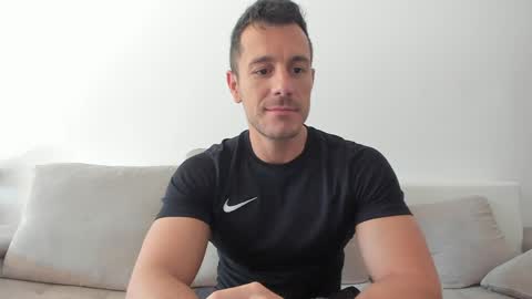 Snapshot of roberto4ever chatting on 05-11-26, 05:46 roberto4ever online show from 05-11-26, 05:46