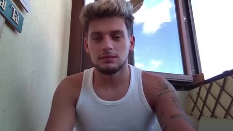 Snapshot of roberto_twink1 chatting on 09-22-25, 08:49 Roberto online show from 09-22-25, 08:49