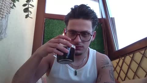 Snapshot of roberto_twink1 chatting on 04-26-26, 10:02 Roberto online show from 04-26-26, 10:02