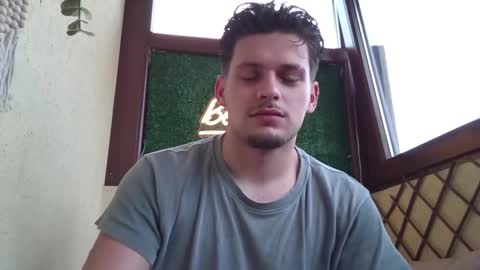 Snapshot of roberto_twink1 chatting on 04-29-26, 06:06 Roberto online show from 04-29-26, 06:06