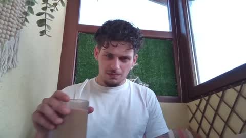 Snapshot of roberto_twink1 chatting on 05-13-26, 09:28 Roberto online show from 05-13-26, 09:28