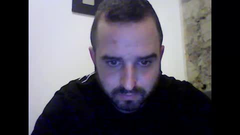 Snapshot of robertoredo chatting on 01-09-25, 10:20 Roberto online show from 01-09-25, 10:20