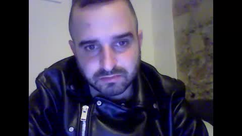 Snapshot of robertoredo chatting on 01-19-25, 12:06 Roberto online show from 01-19-25, 12:06