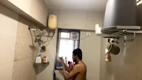 Robertsalia online show from 10-08-25, 04:43