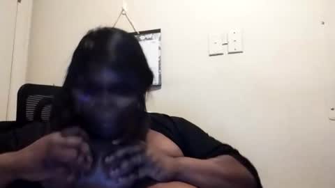 robertswhitney52 online show from 04-01-26, 06:36