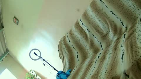 Snapshot of robertuxx chatting on 12-15-24, 06:37 BRAZILIAN BOY online show from 12-15-24, 06:37