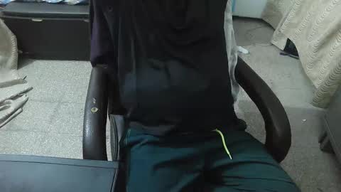 Snapshot of robin2010ken_ chatting on 11-15-25, 04:47 robin online show from 11-15-25, 04:47