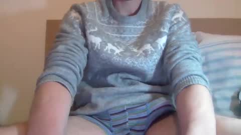 Snapshot of robinlondon chatting on 12-27-24, 04:54 robinlondon online show from 12-27-24, 04:54