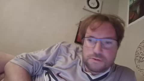 robinouhot online show from 03-06-25, 02:41