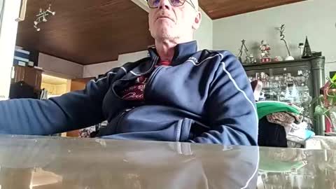 robke1966 online show from 12-28-24, 10:58