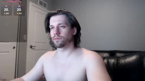 Snapshot of robknocks chatting on 01-02-25, 11:20 Rob Knocks online show from 01-02-25, 11:20