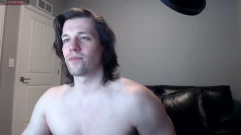 Snapshot of robknocks chatting on 02-28-25, 03:37 Rob Knocks online show from 02-28-25, 03:37